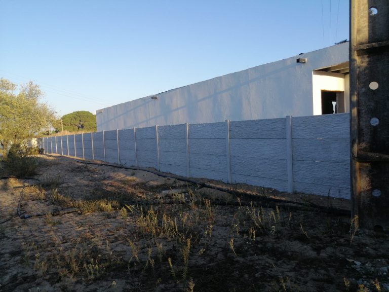 Vedação modular de uma moradia