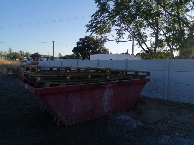 Vedação modular de uma moradia
