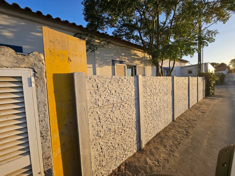 Vedação modular de uma moradia