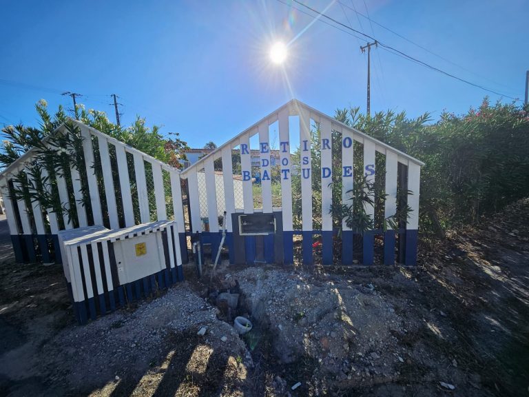 Vedação modular de uma moradia