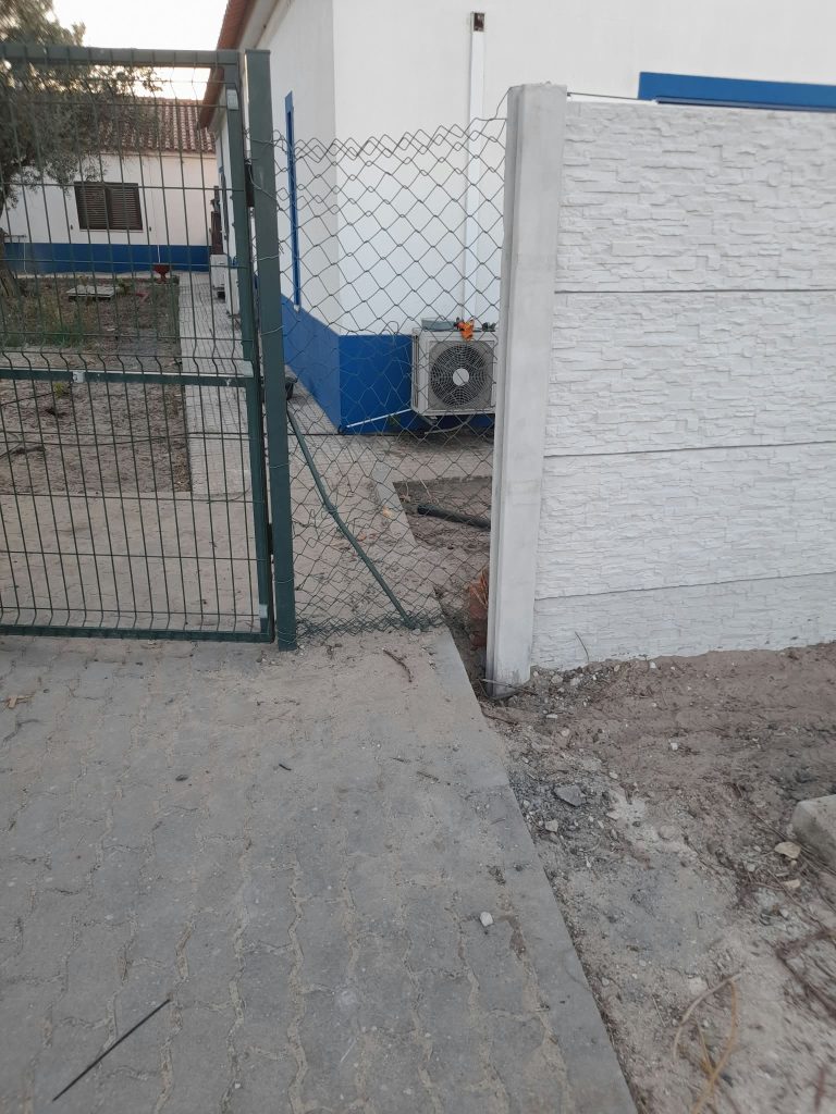 Vedação modular de uma moradia
