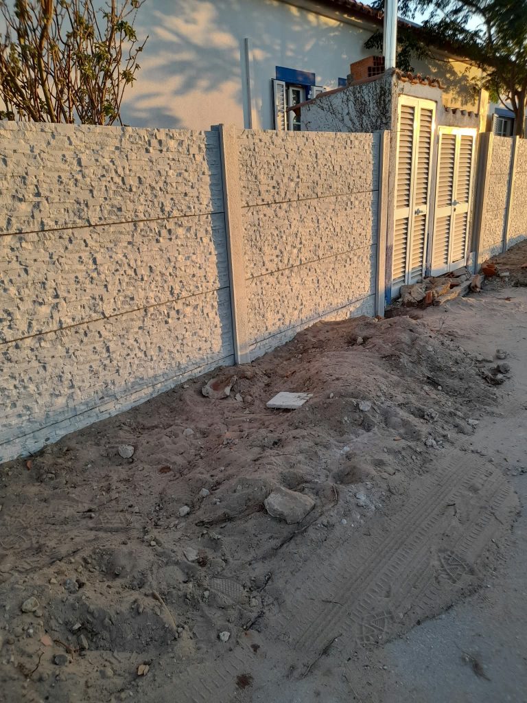 Vedação modular de uma moradia